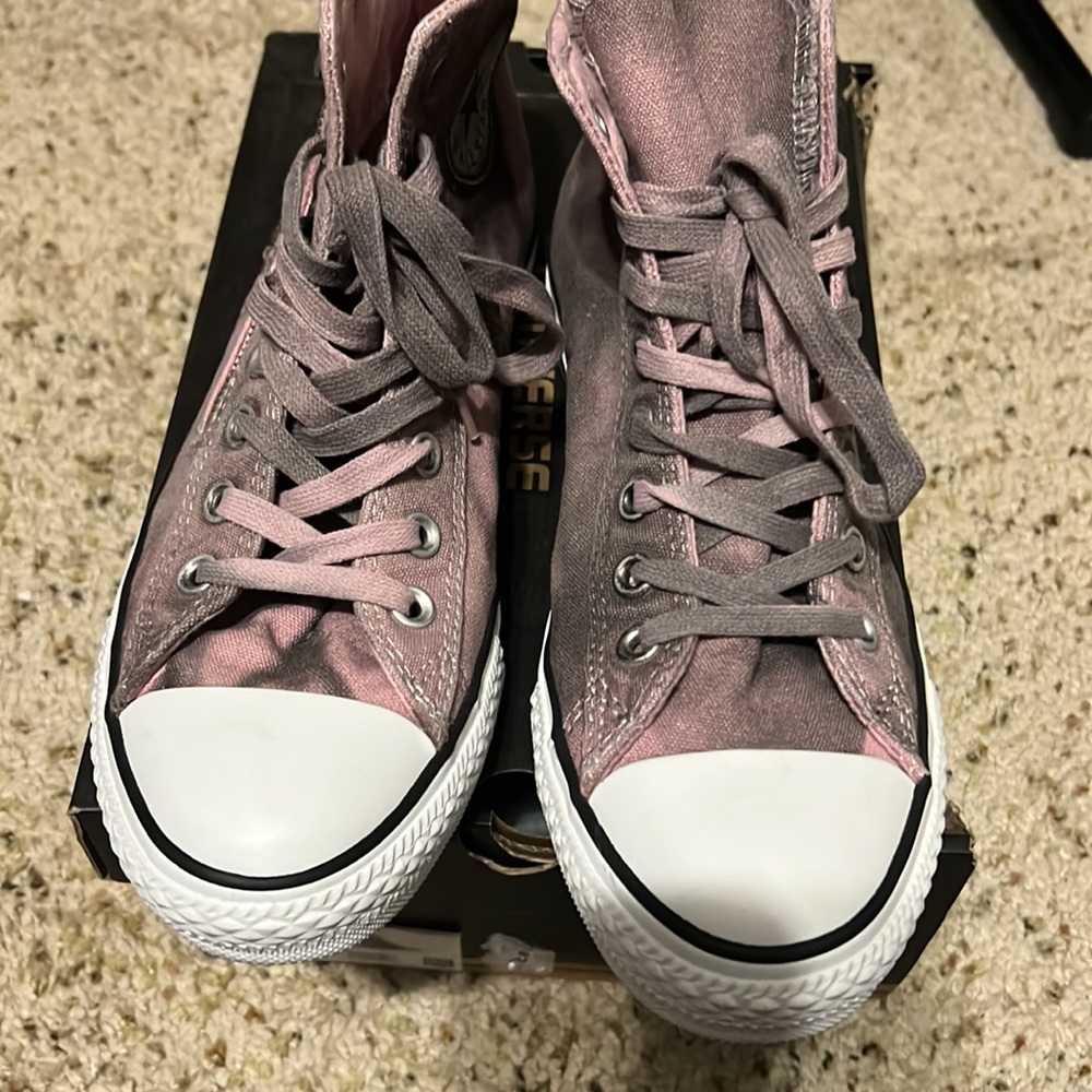 Used Converse - Picture 2 of 7